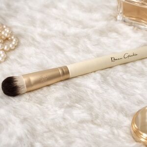 Beau Gâchis Luxury Makeup Brush – Professional Soft Blending Brush – Brand New